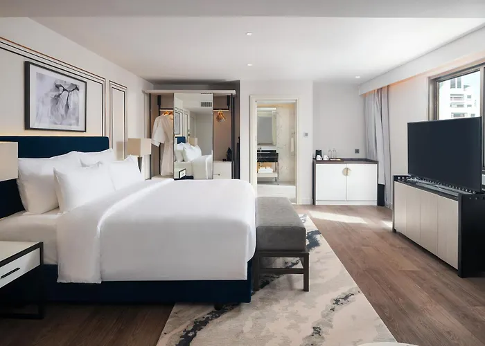 Radisson Chateau De 4*