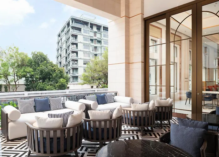Radisson Chateau De Hotel 4*