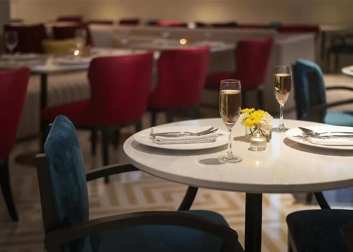 Radisson Chateau De Hotel 4*
