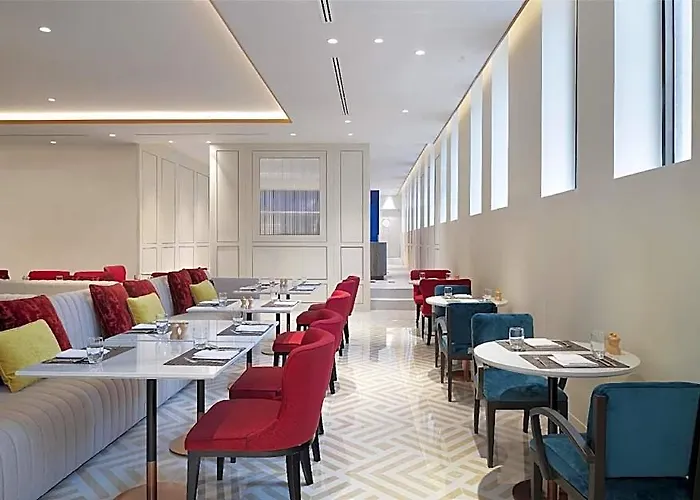 Radisson Chateau De Hotel 4*